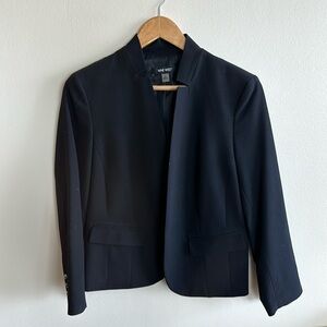 Nine West Black cropped Notch neck blazer with beaded cuffs size 4.